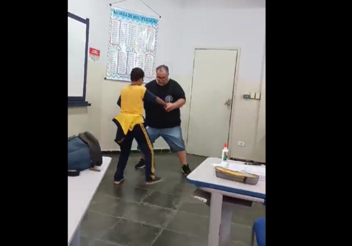 Em Ribas, professor de matemática dança com aluno autista e emociona a família